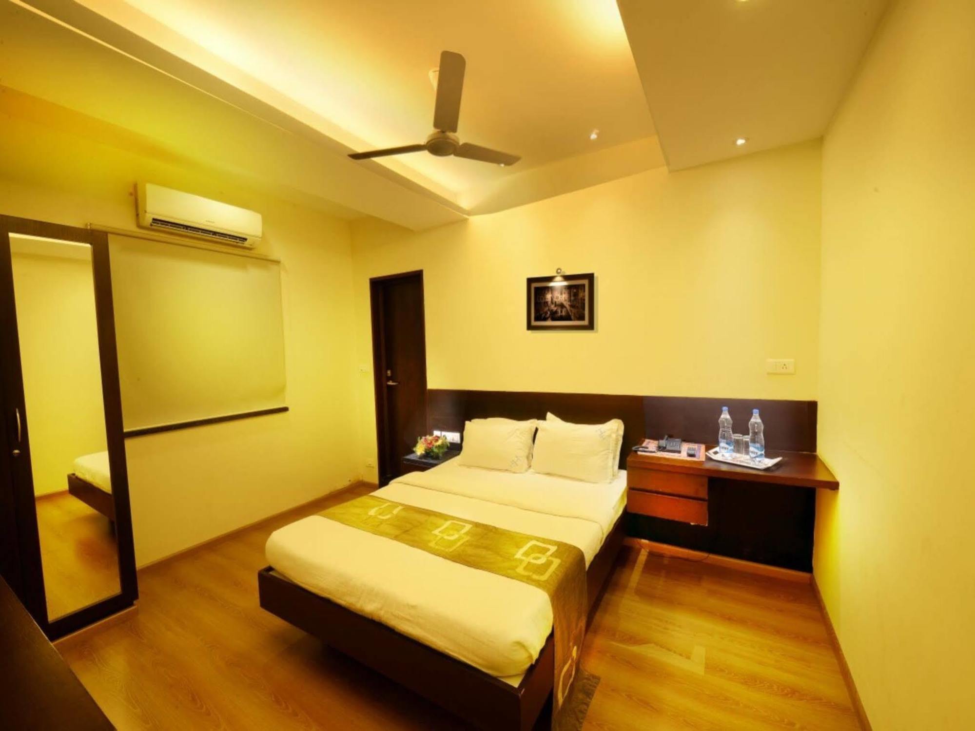 Capital O 64773 Horizon Heights Serviced Apartments Коимбатур Экстерьер фото